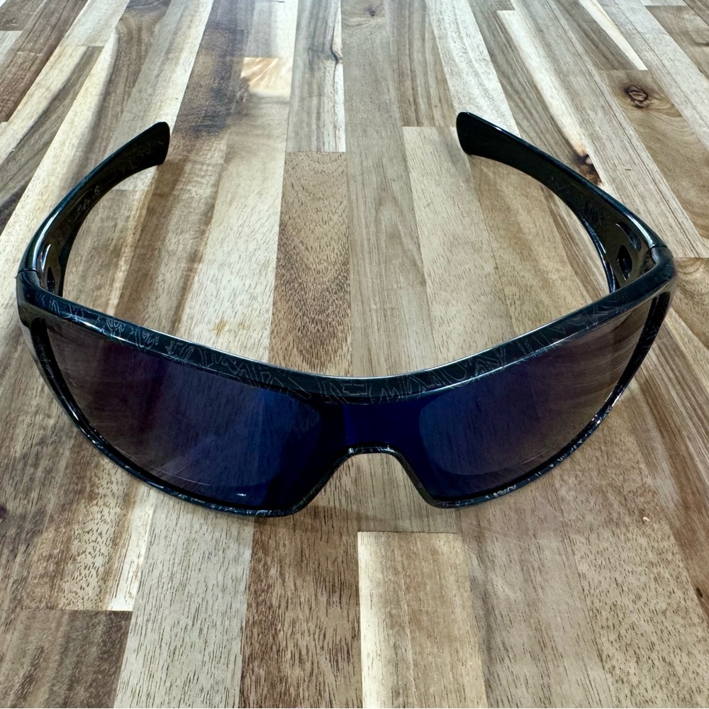 Black Wraparound Oakley Sunglasses